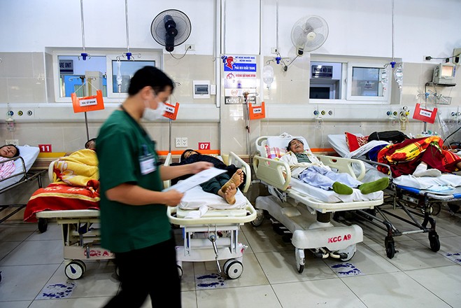 Bộ Y tế: Bác sĩ bệnh viện công “nhảy việc” vì ra tư nhân làm lương cao gấp 3-5 lần 